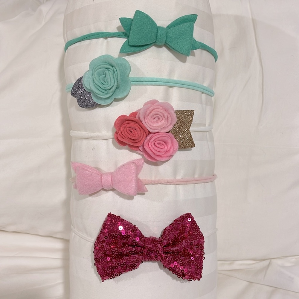 SET OF 4 SOFT FELTED FLOWERS & BOWS + 1 BONUS FUCHSIA BOW SEQUINS HEADBANDS OSFM